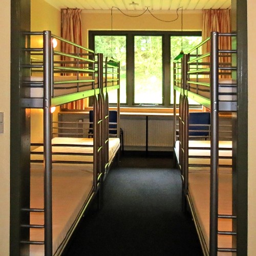 Alle værelser 1-12 er renoveret med bl.a. større senge